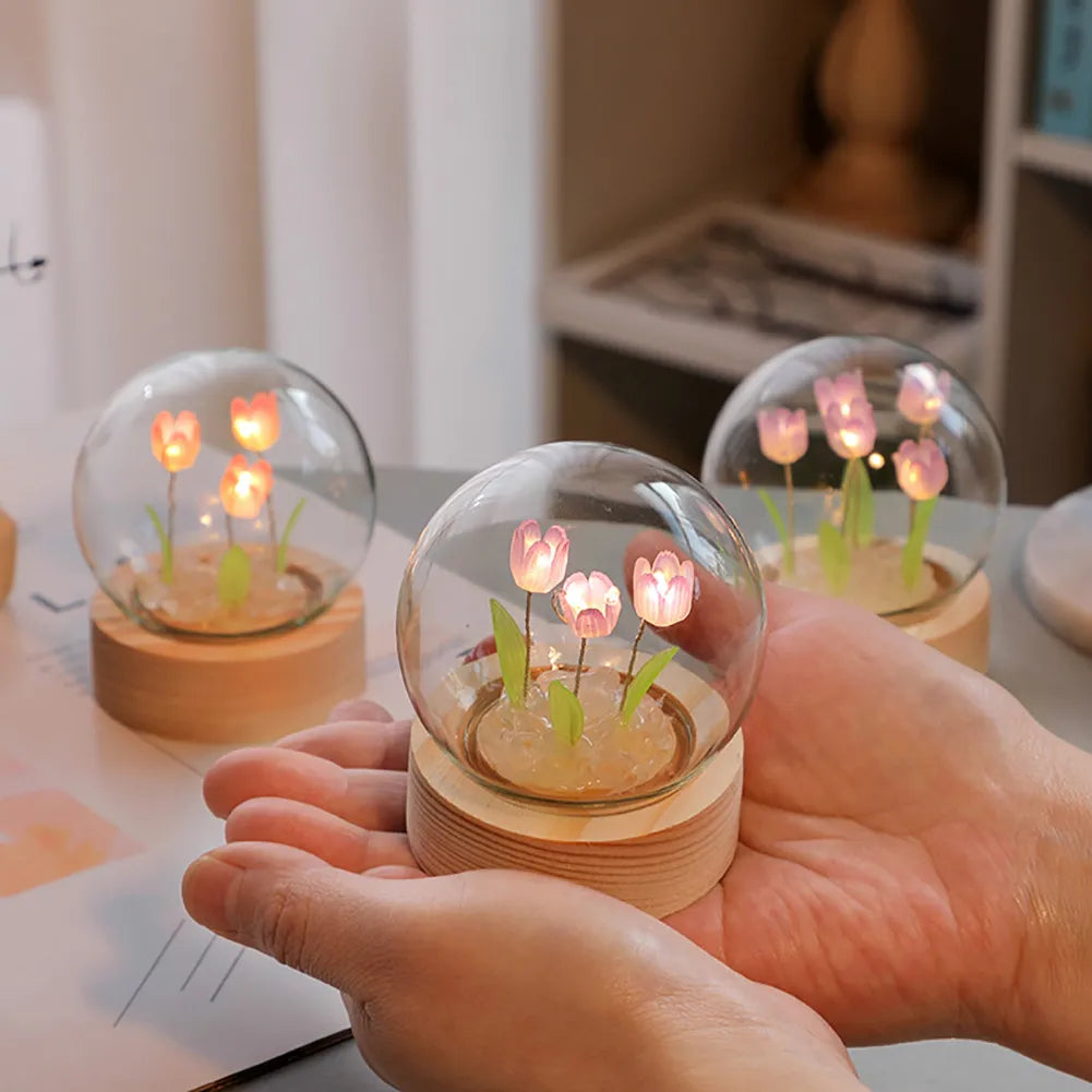 GlowTulip - Lampada da Tavolo LED – Elegante Illuminazione Decorativa per Camera da Letto e Soggiorno