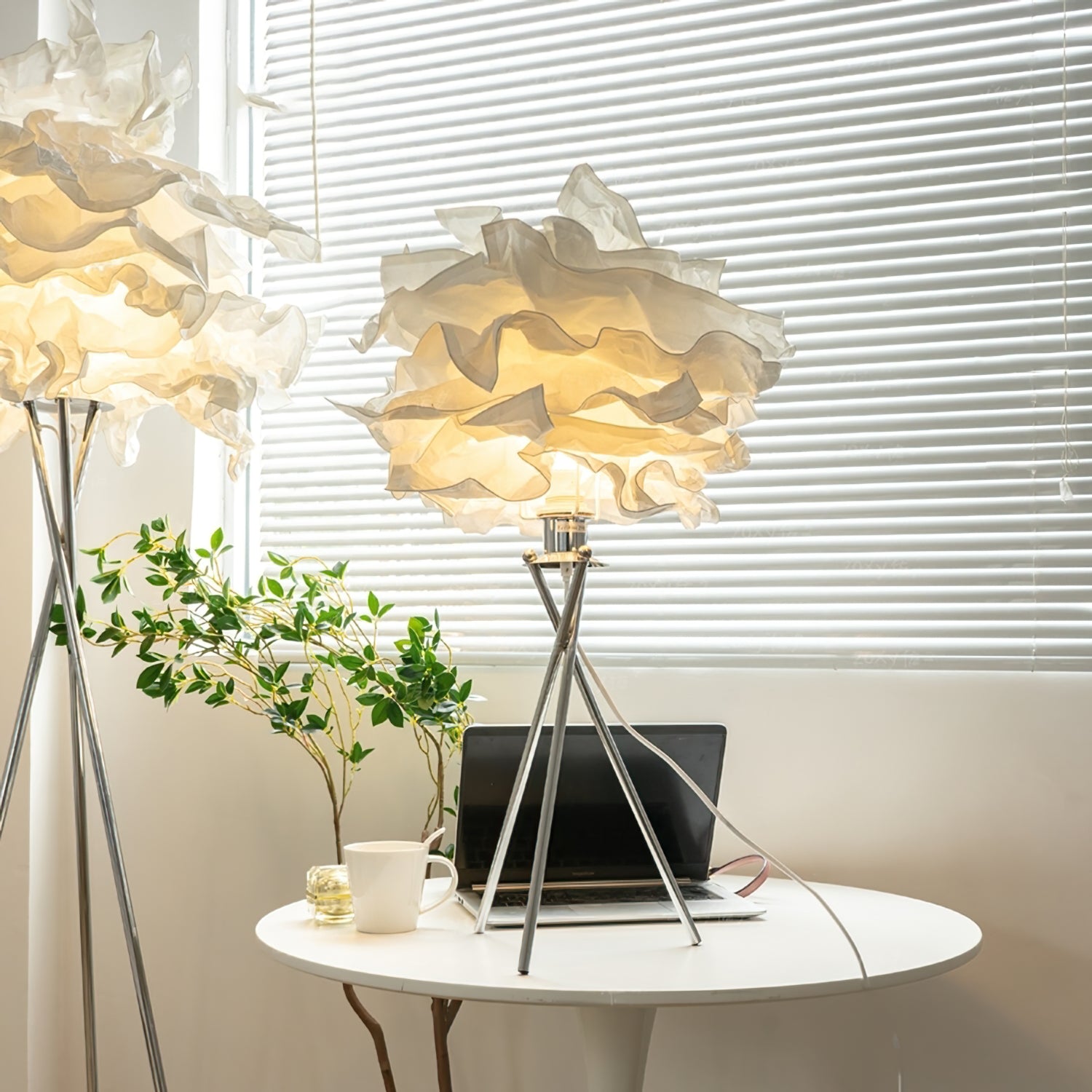 VeliGlow - Unique Table Lamp with Cloud-like Design