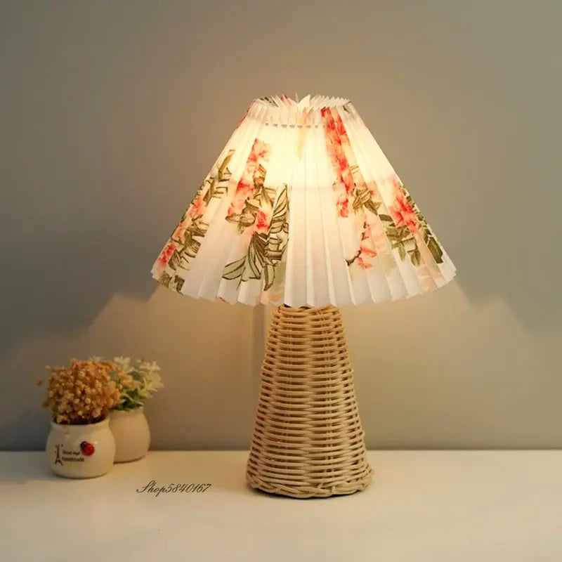 VintageGlow - Rattan Table Lamp, Foldable Night Light