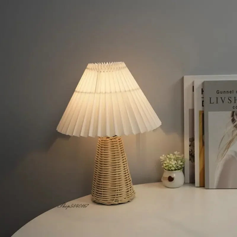 VintageGlow - Rattan Table Lamp, Foldable Night Light