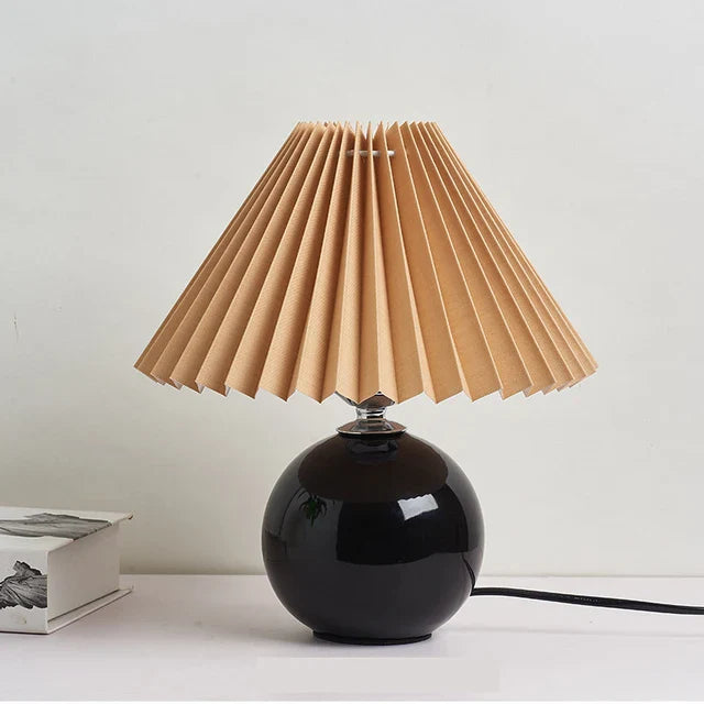 ClassicGlow - Vintage Table Lamp with Pleated Lampshade