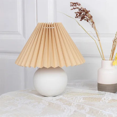 RetroGlow - Vintage Table Lamp with Pleated Lampshade – Stylish Retro Night Lamp