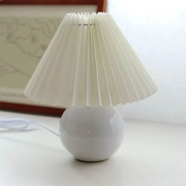 ClassicGlow - Vintage Table Lamp with Pleated Lampshade
