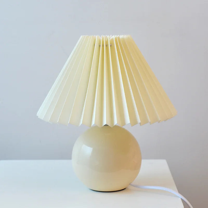 ClassicGlow - Vintage Table Lamp with Pleated Lampshade