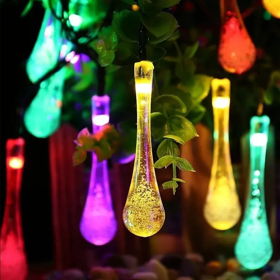 GlowDew - Catena Luminosa a Goccia d'Acqua ad Energia Solare – Illuminazione Esterna a LED, Resistente alle Intemperie e Decorativa