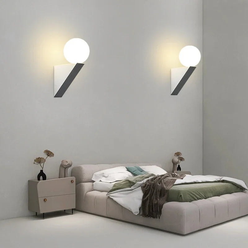 LuminoTone - Moderne Duo-Tone Wandlamp met Melkglas