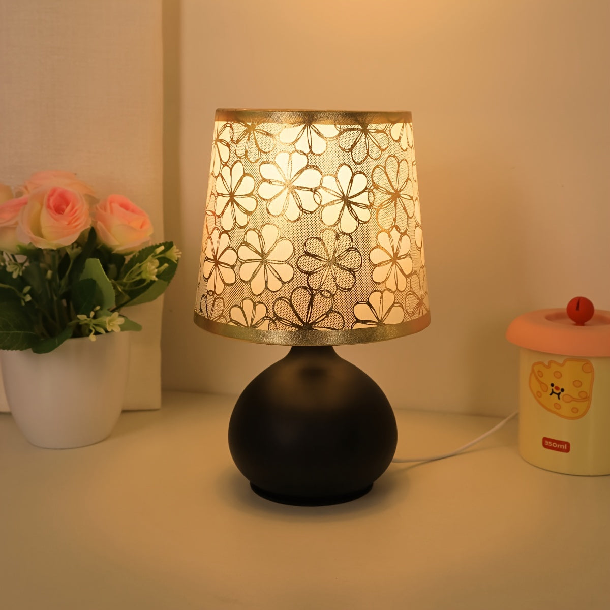 RetroLamp - Modern Scandinavian Fabric Table Lamp Metal Base USB