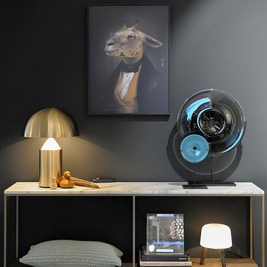 Luna Candeeiro de Mesa Metálico - Iluminação Moderna