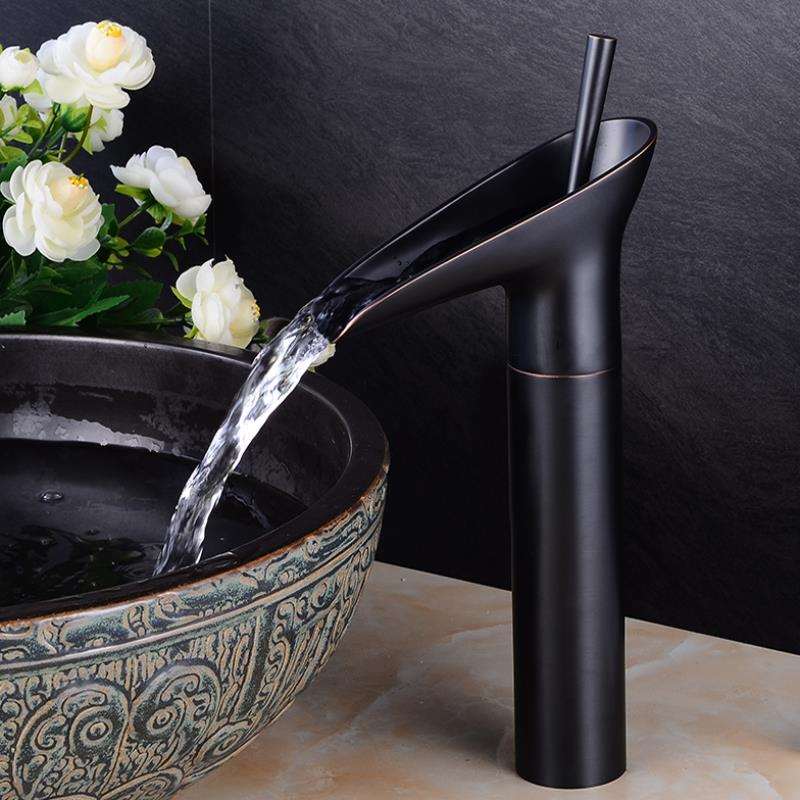 Grifo de lavabo de baño con cascada antigua