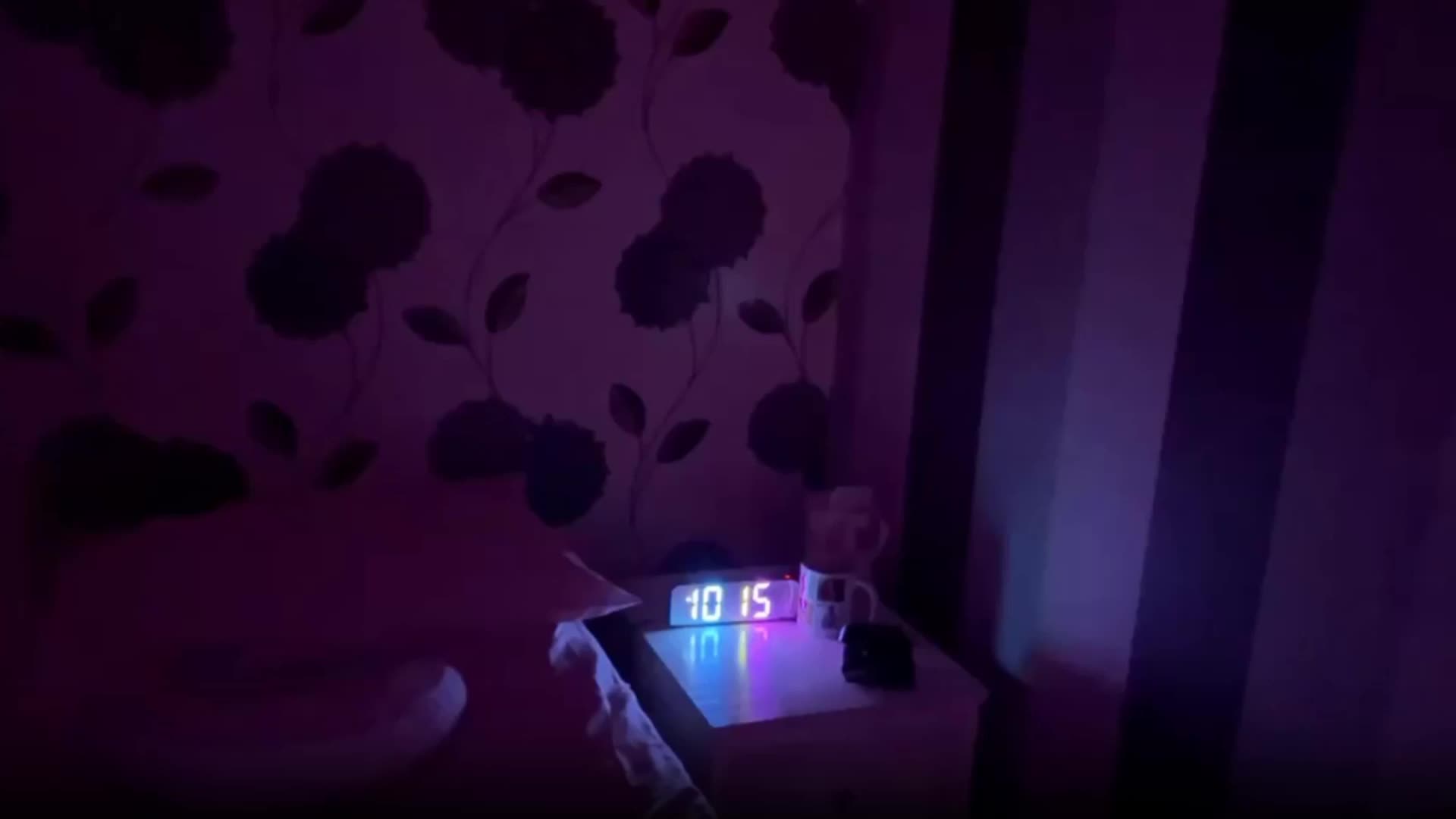 ProjectTime - Sveglia Digitale con Proiezione, LED e Schermo Specchio