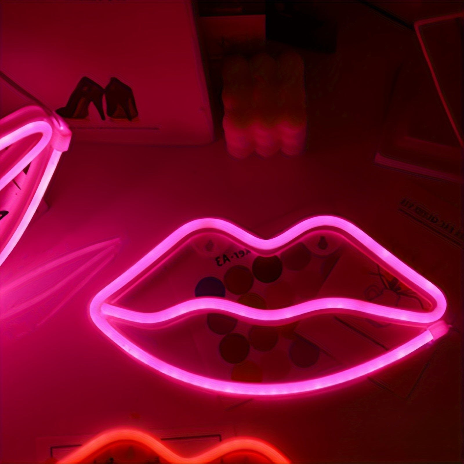 GlowLips - Neon Pink LED Lip Lamp, USB Powered, Valentine's Day Decoration