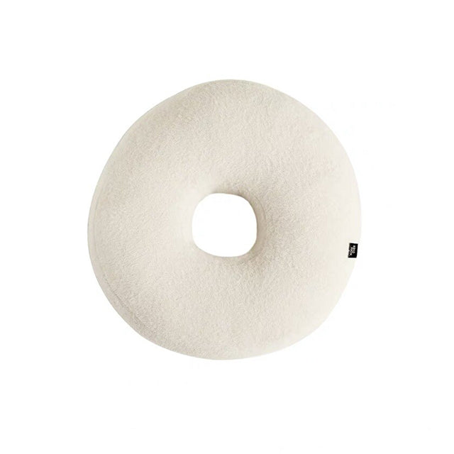 Raly Kussen: Limited Edition Kussen met Minimalistische Stijl