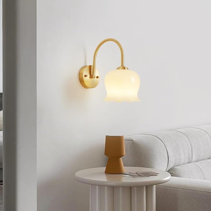Elegante lampada da parete in vetro e rame