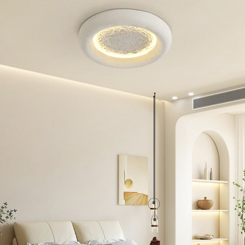 LumiLuxe – Elegant Round Resin Wall Lamp