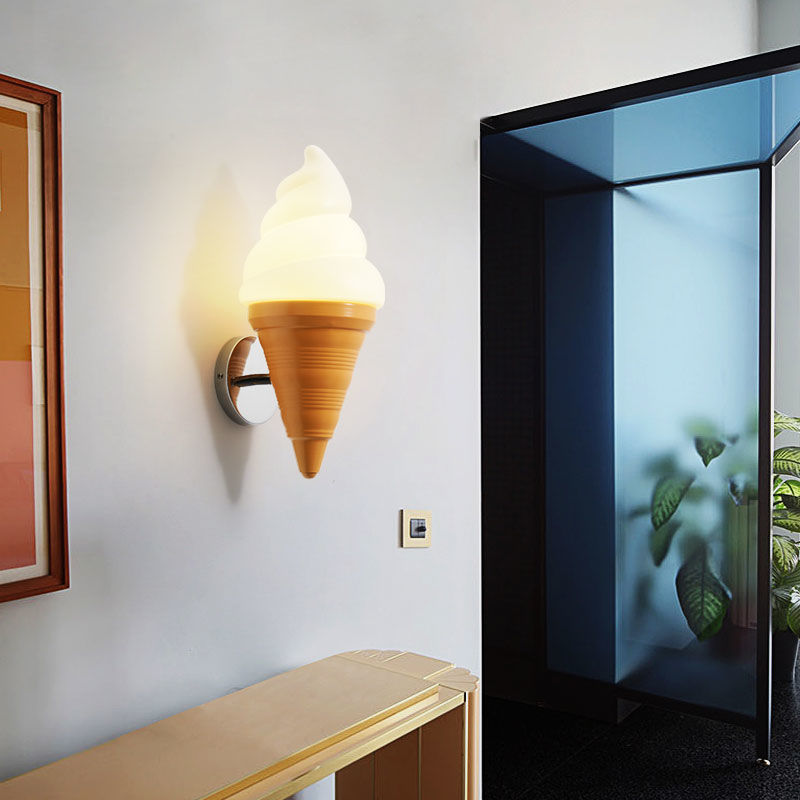 ArcticGlow – Modern LED Wall Lamp
