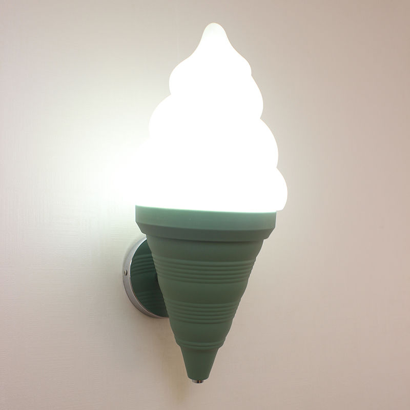 ArcticGlow – Modern LED Wall Lamp