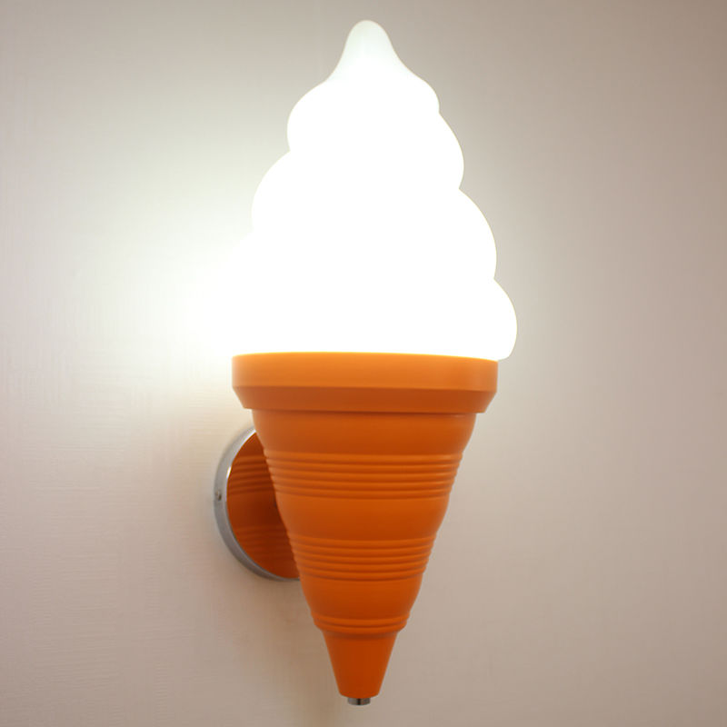 ArcticGlow – Modern LED Wall Lamp