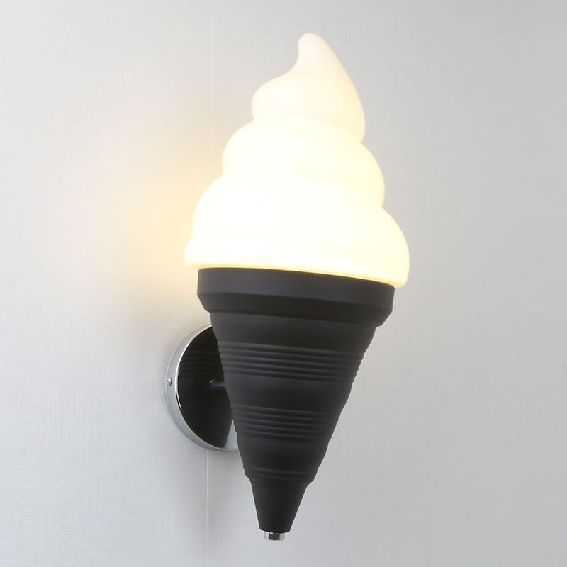 ArcticGlow – Modern LED Wall Lamp
