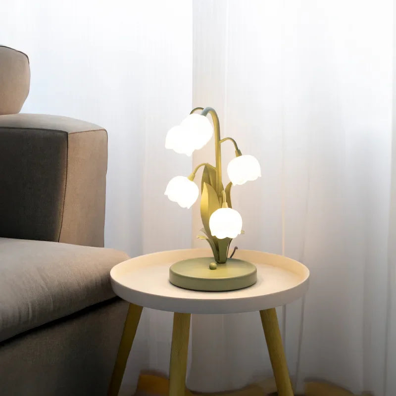 LumeBlossom – Lampada da tavolo LED a forma di fiore con design scandinavo