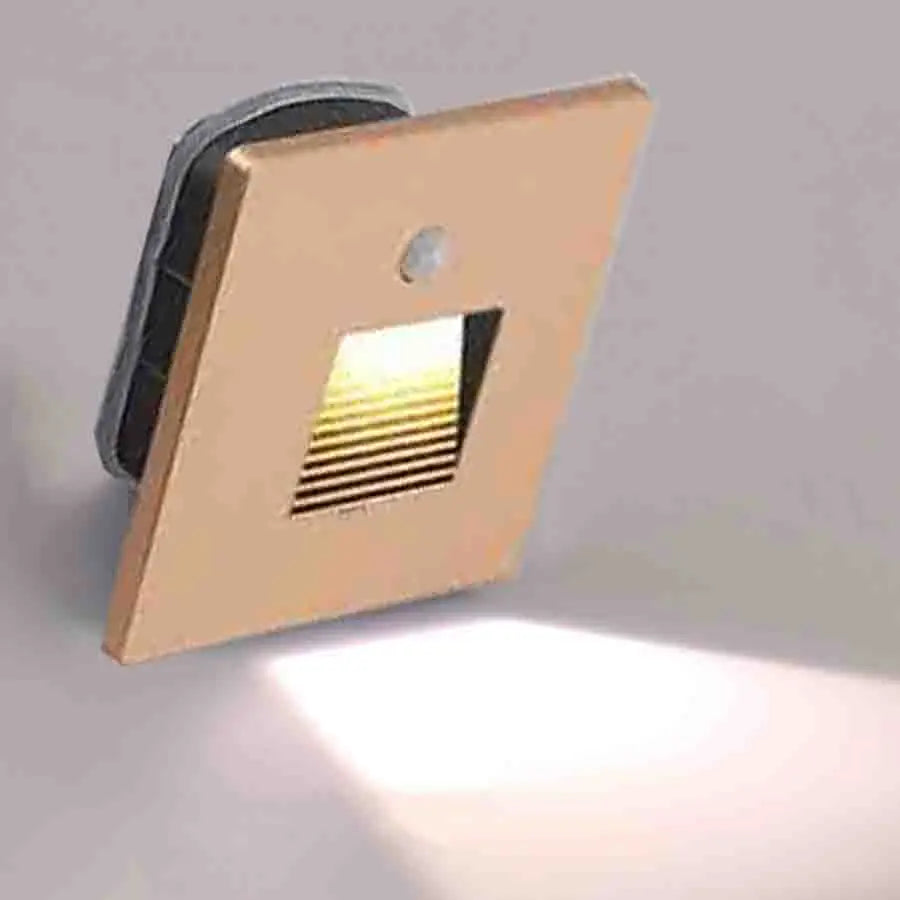 LumiStep – Iluminação de Armadilha LED com Sensor de Movimento – Poupa Energia, Automática e Resistente às Intempéries