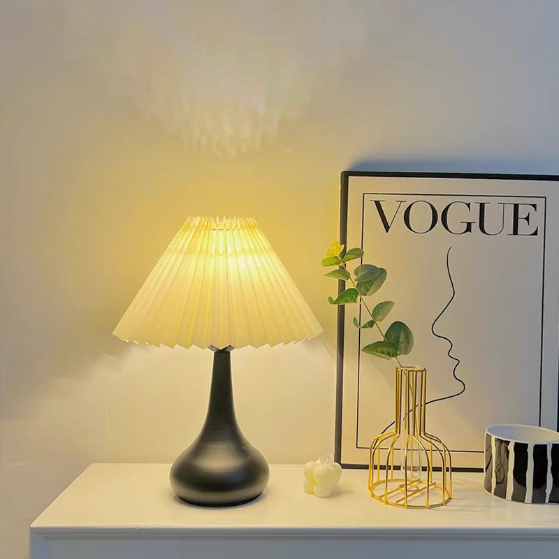 LumeFold – Foldable LED Table Lamp with Dimmable Lighting