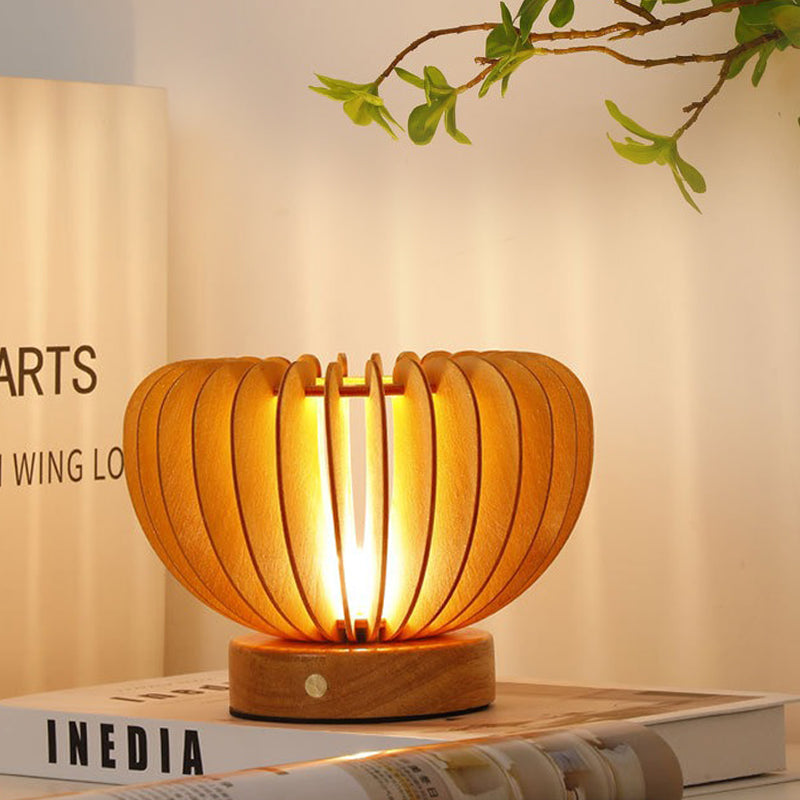 LumiWood – Lámpara de mesa de madera en diseño escandinavo, luz decorativa LED