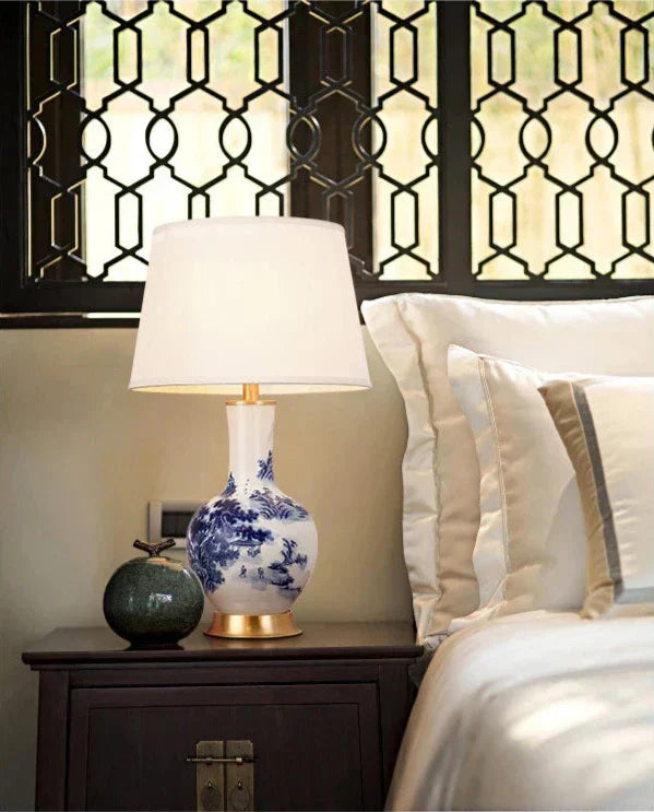 LumiChinois - Keramische Tafellamp in Chinoiserie Stijl met Stoffen Lampenkap