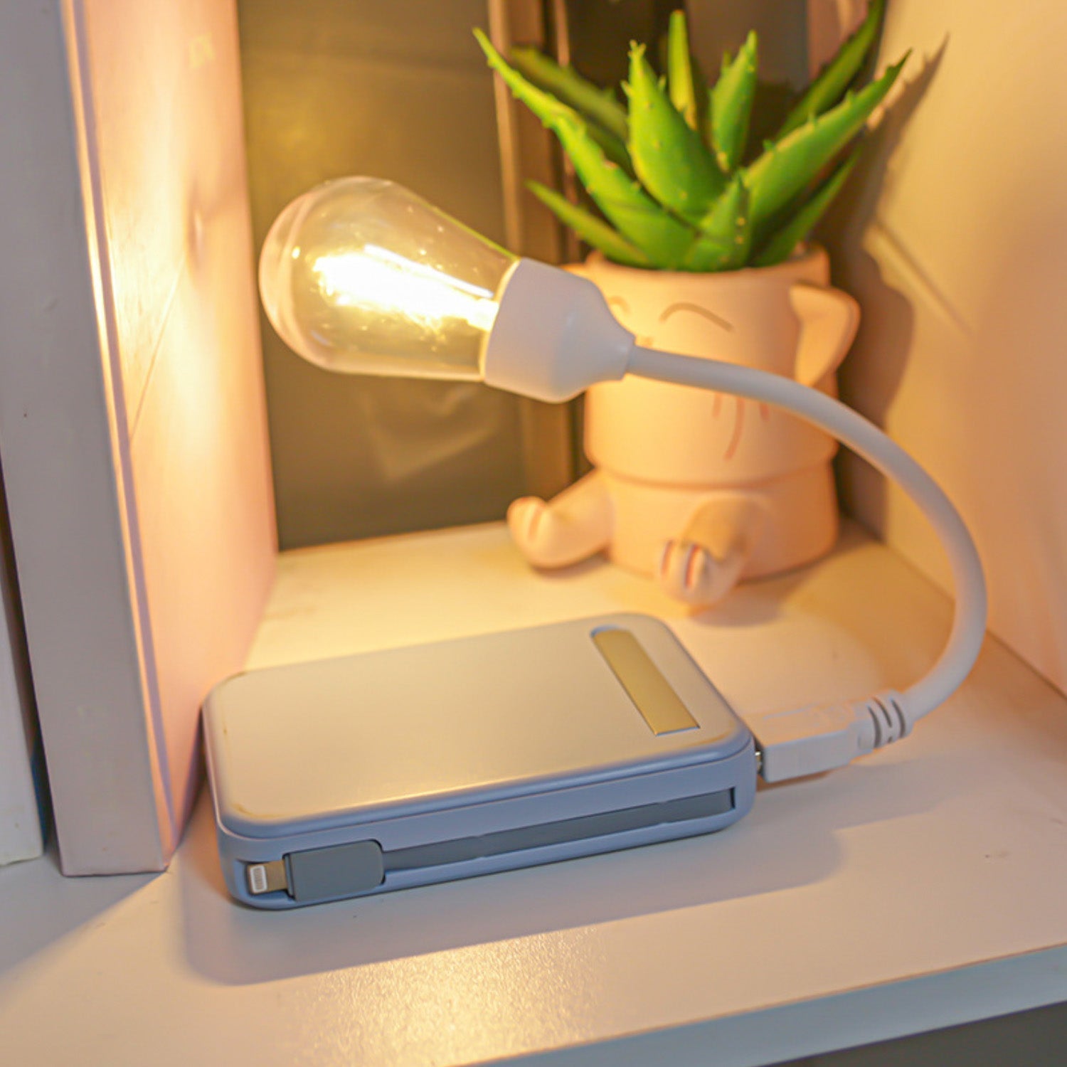 FlexiGlow - USB LED Rotatable Night Light – Flexible Reading Lamp for On the Go