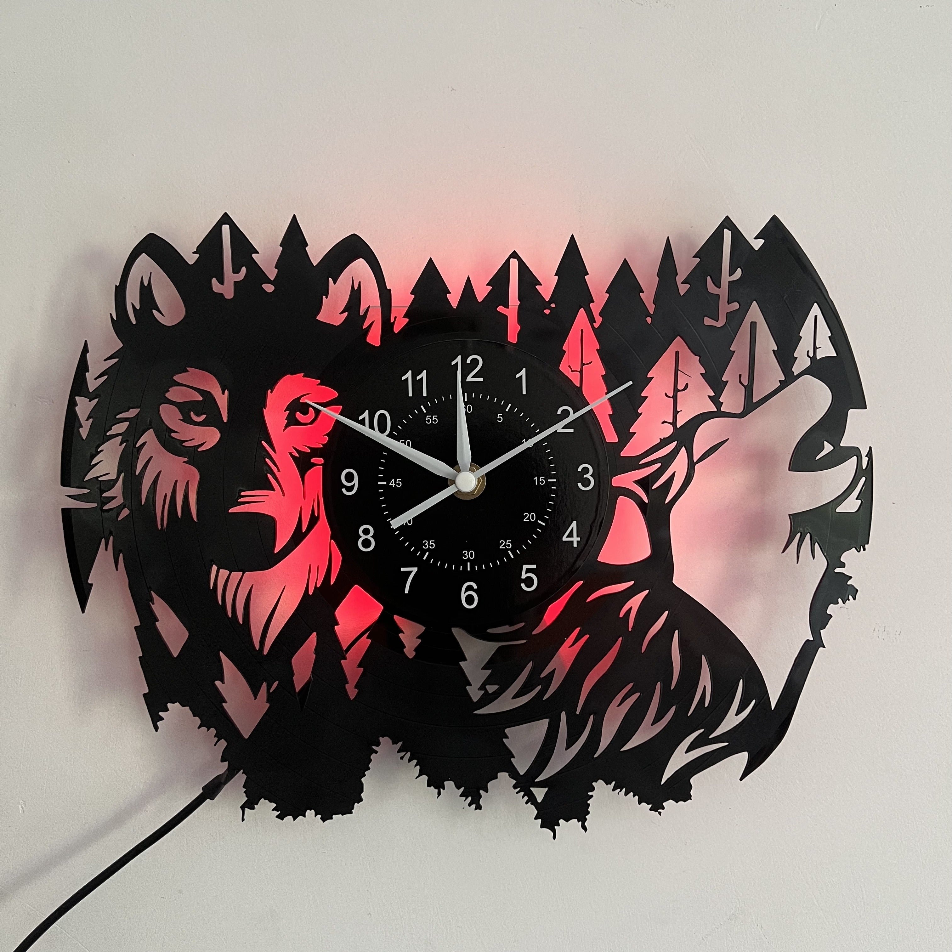 HuskyVinyl - Soothing Vintage Wall Clock with Husky Theme