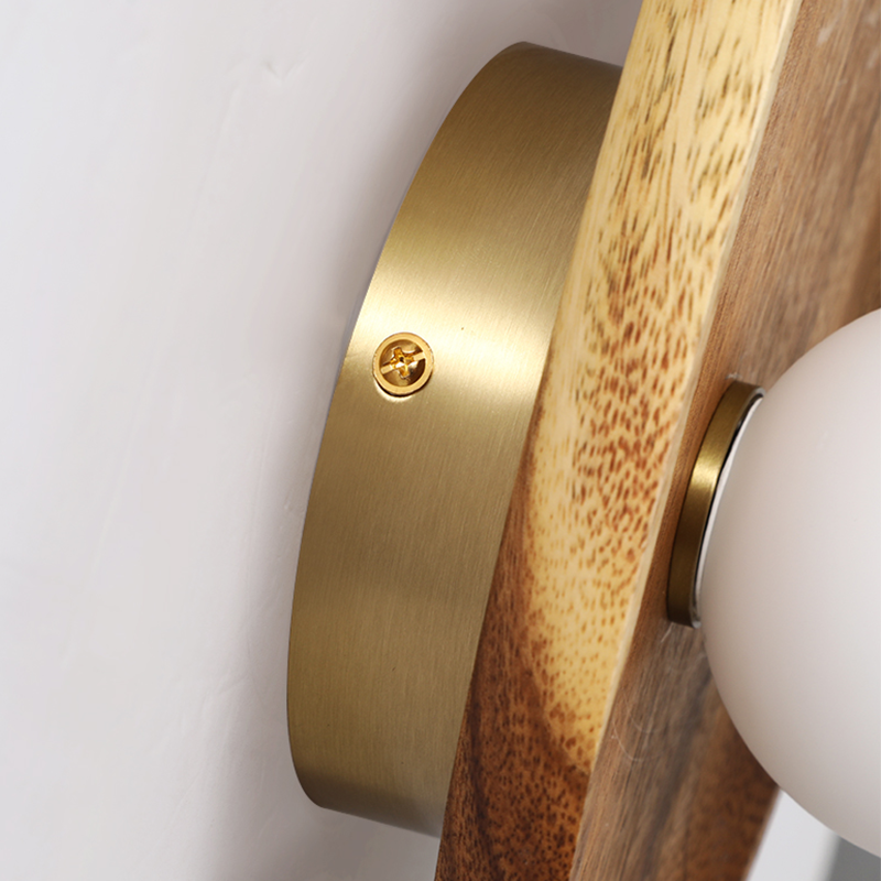 WoodGlo – Minimalist Wall Lamp Made of Solid Wood with LED Lighting