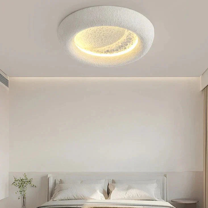 LumiLuxe – Elegant Round Resin Wall Lamp
