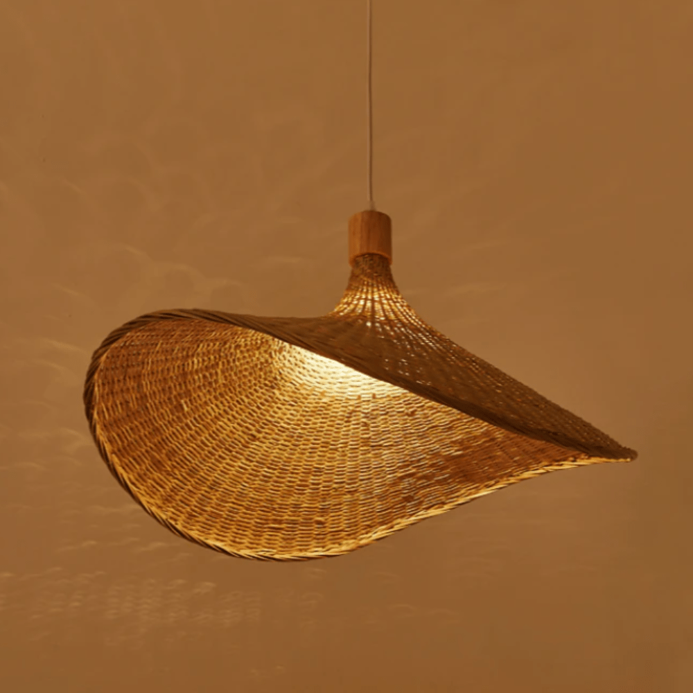 Lampada a sospensione in rattan per un aspetto rustico