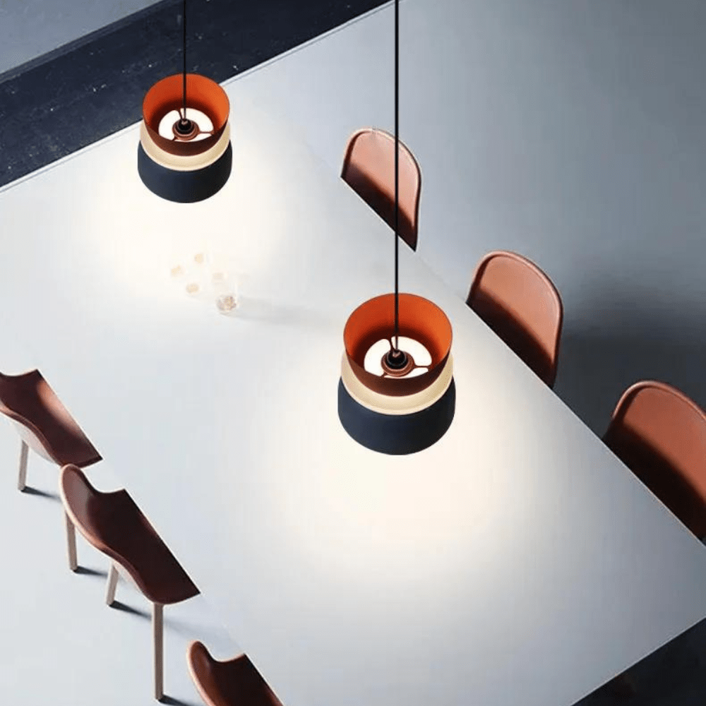 Lampadario LED su larga scala con illuminazione colorata