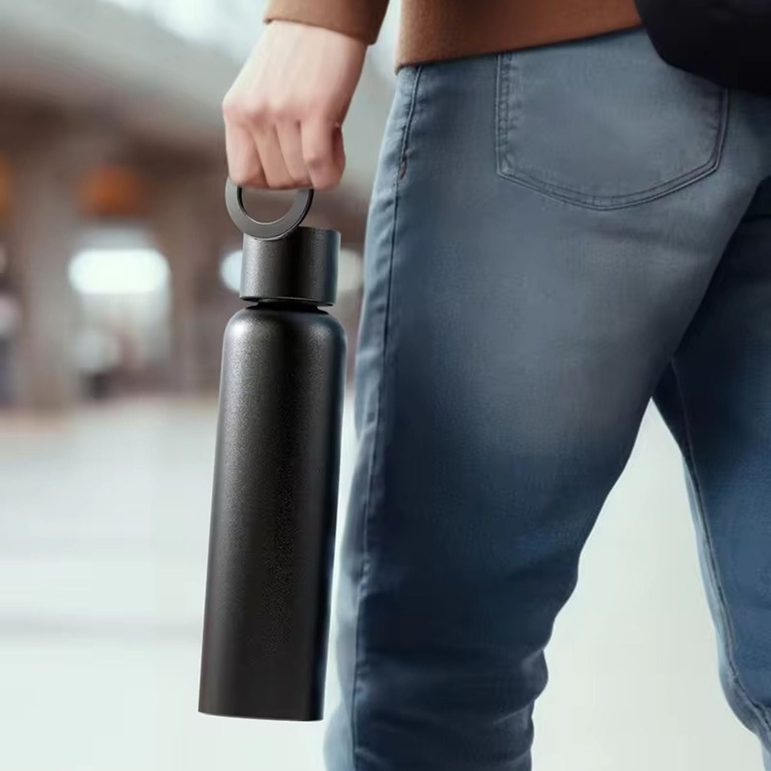 Botella de bebida magnética con soporte para teléfono - Innovadora y práctica