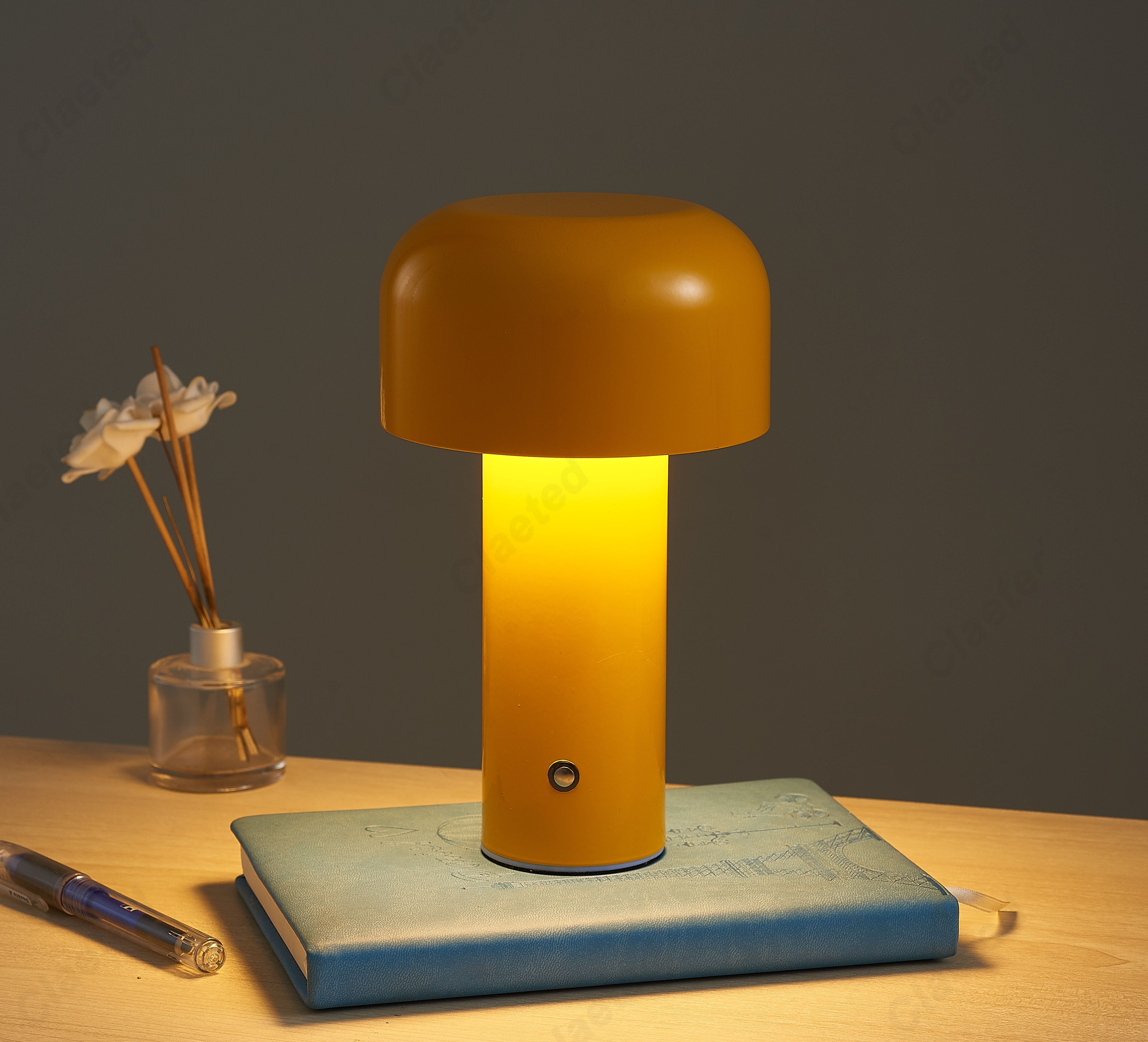 Aurora Touch Lampada da Tavolo: Illuminazione Elegante