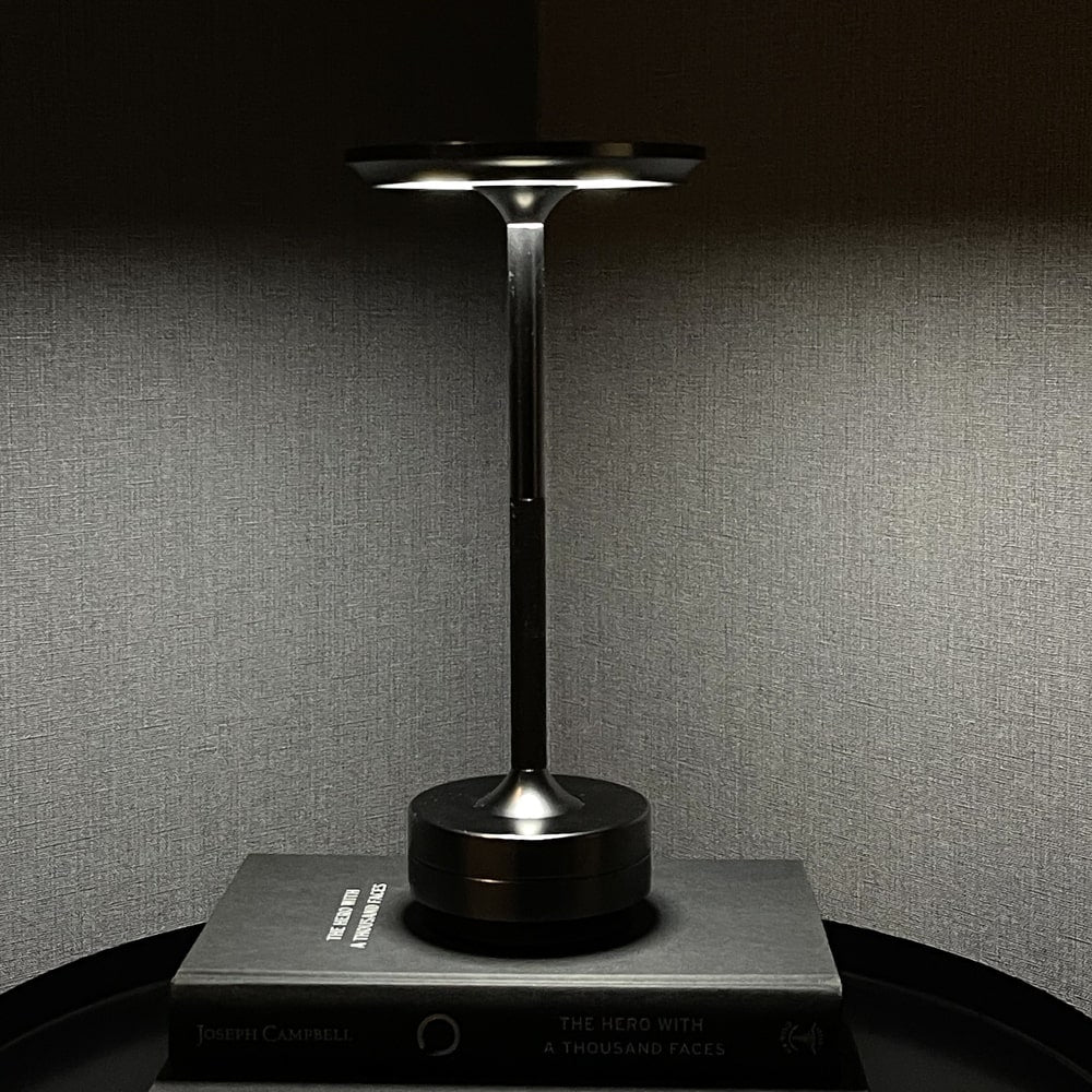 MetalSense - Candeeiro de Mesa Metálico Sem Fios