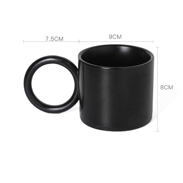 Taza minimalista de porcelana