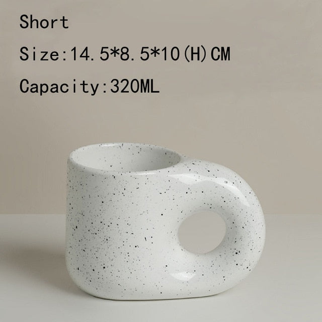 Taza minimalista de porcelana
