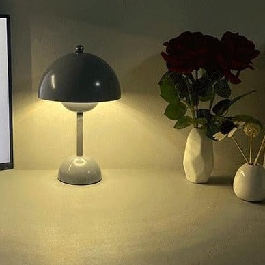 Candeeiro de Mesa Bud LED - Decoração Moderna