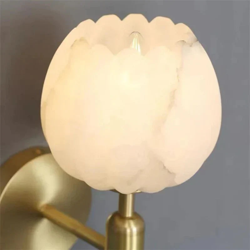 LuxeLicht - Romantic Wall Lamp with Marble Finish